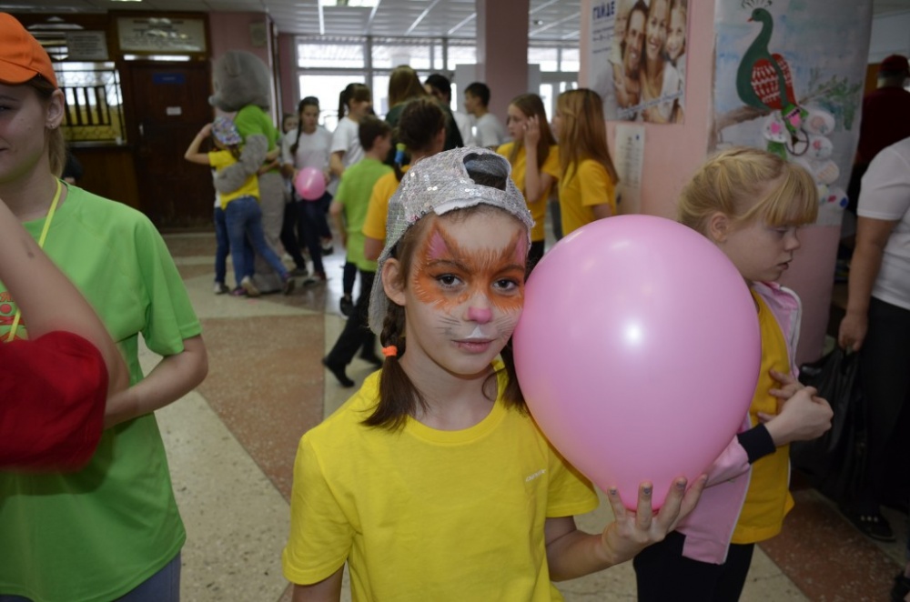Познакомьтесь это МЫ 176