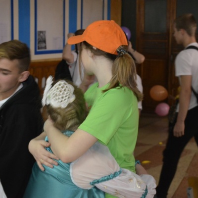 Познакомьтесь это МЫ 184